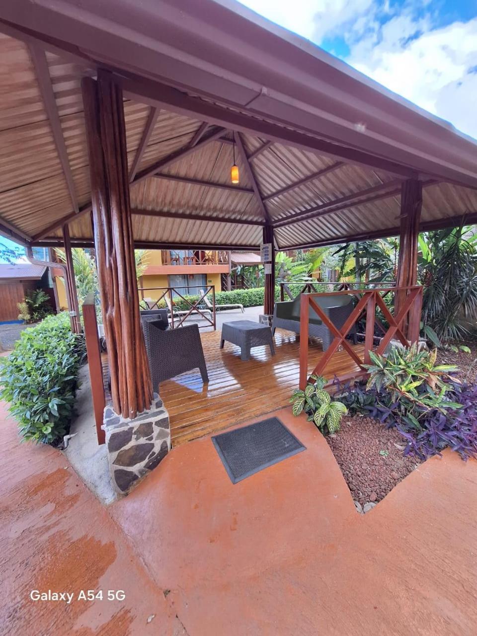 Iris Arenal Hotel La Fortuna Екстериор снимка