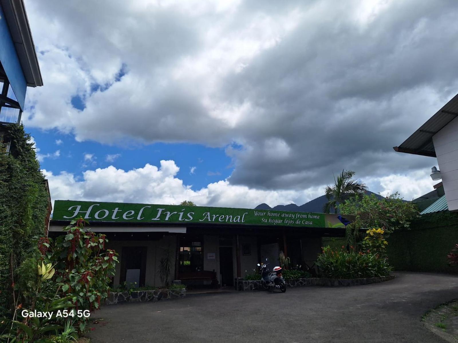 Iris Arenal Hotel La Fortuna Екстериор снимка